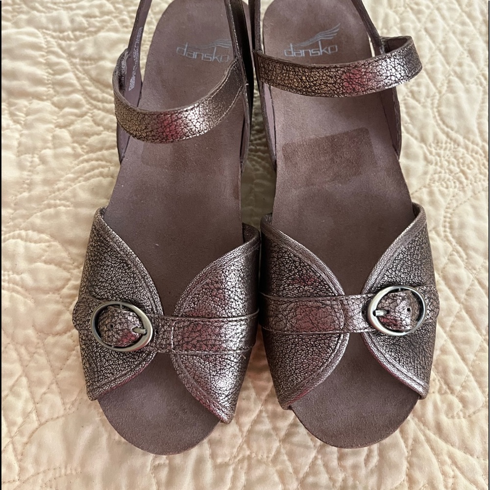 Dansko Gold Sandals Size 38